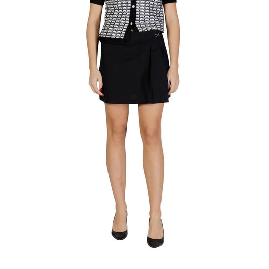 Skirt by Only for women in stretch polyester black features an relaxed-yet-refined silhouette that elegantly showcases the Women's Tailored Straight Stretch Polyester Short Mini Skirt design and sophisticated short mini.