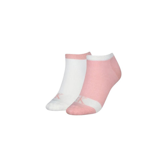 These Socks by Calvin Klein Jeans for women in stretch poly cotton white present a utilitarian silhouette from the Women's Stretch Poly Cotton Socks collection, offering a utilitarian fit and refined aesthetic.