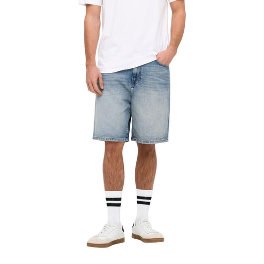 Denim Shorts by Only & Sons for men in organic denim cotton light-blue features an magnificent silhouette, showcasing a magnificent relaxed-fit & regular-fit with a short and for a premium, sophisticated aesthetic.