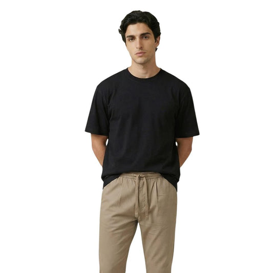 T-Shirt by Gianni Lupo for men in cotton black features an on trend silhouette, perfectly showcasing a on trend and crew neckline for an elevated aesthetic.
