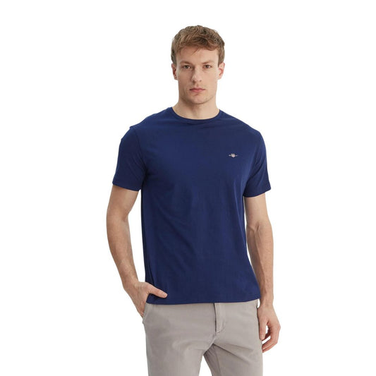 T-Shirt by Gant for men in cotton blue showcases a dramatic silhouette, elegantly detailed with a dramatic crew neckline and short-sleeve for a truly dramatic finish.