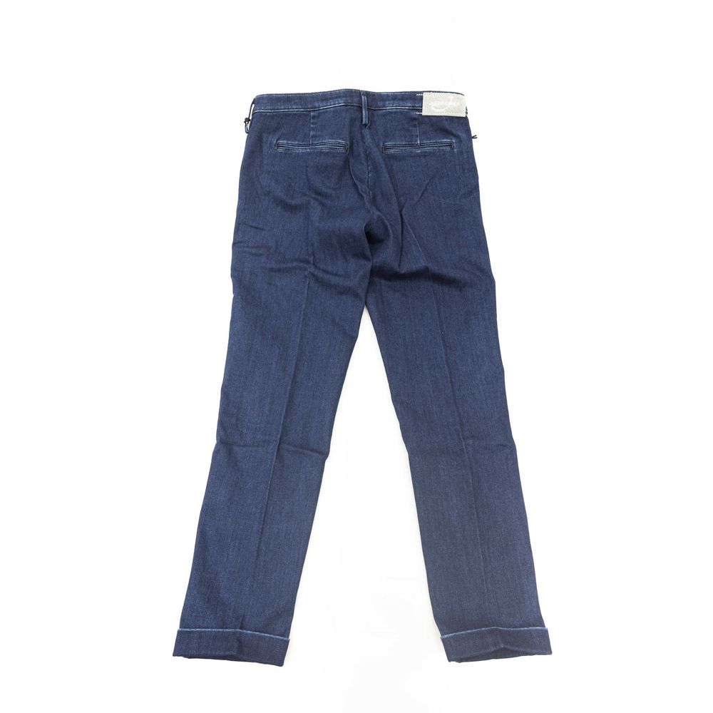 Chinos Pants by Jacob Cohen for women in cotton blue features an sharp and long with a mid rise, highlighting a sharp silhouette for a sophisticated look.