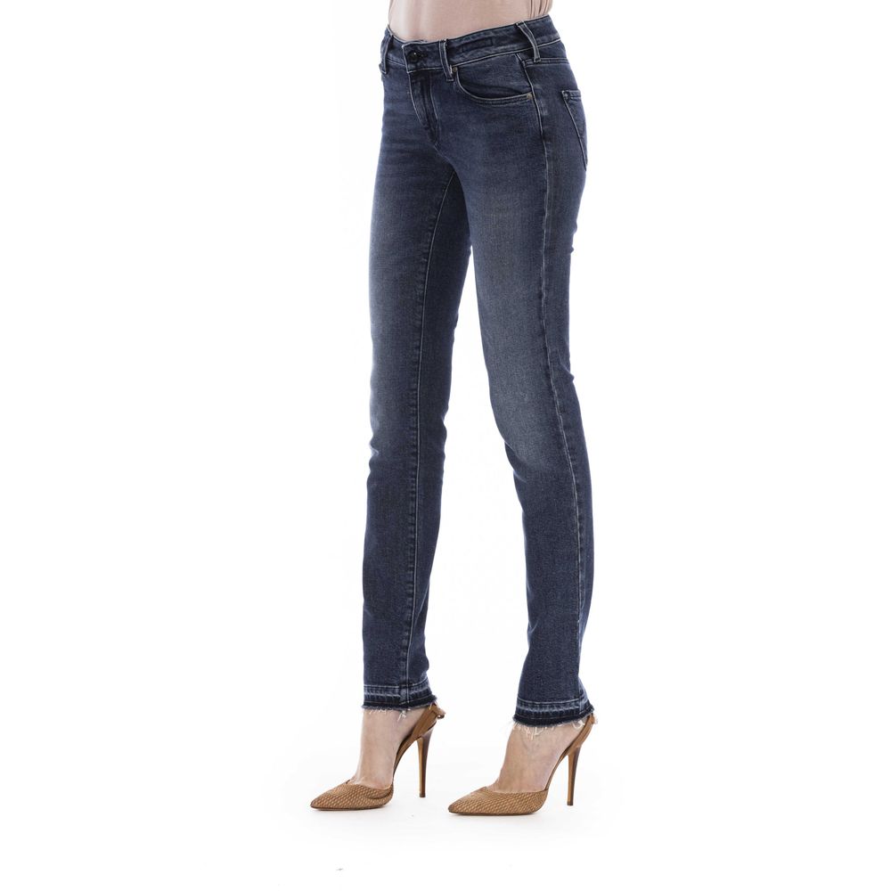 Jeans by Jacob Cohen for women in stretch denim cotton blue features an sophisticated and slim with a precise long, creating a sophisticated and sophisticated silhouette.