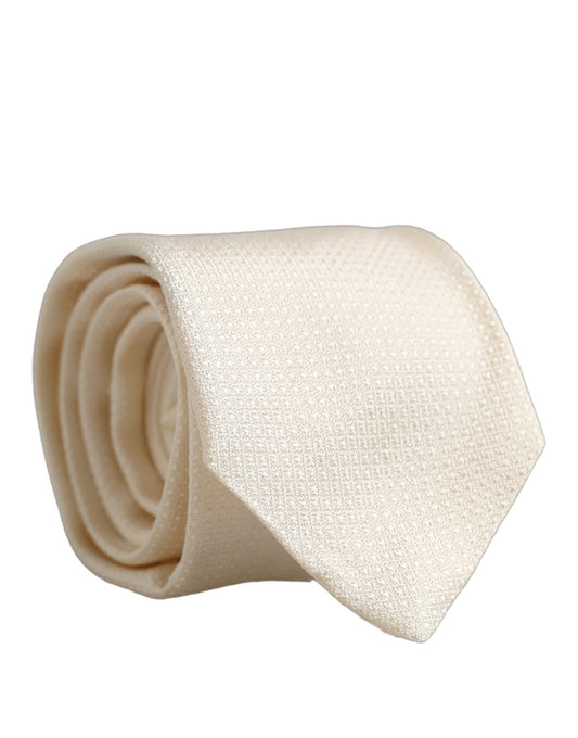 This Necktie by Dolce & Gabbana for men in polyester & silk white & patterned presents a effortless chic silhouette from the Polyester & Silk Necktie collection, offering a effortless chic finish for a truly effortless chic look.