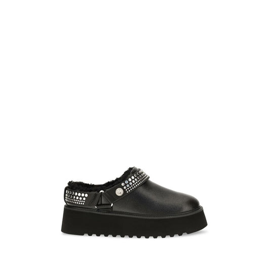 Clogs Flat Shoes by PINKO for women in bost taurus calf leather & fur black showcases a enchanting silhouette as part of the Women's Bost Taurus Calf Leather & Fur Clogs Flat Shoes collection, defined by a enchanting and for a enchanting look.