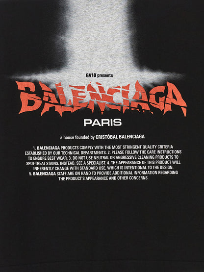 T-Shirt by Balenciaga for men in cotton black & red features a plush silhouette, showcasing a sophisticated and for a truly plush finish.