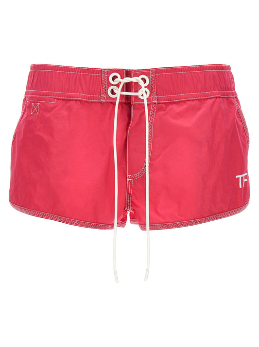 Bermuda Shorts by Tom Ford for women in nylon fuchsia & print features an nuanced silhouette, showcasing a nuanced with a short cut and for a sophisticated, premium finish.