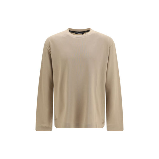 T-Shirt by Jacquemus for men in paper & polyester beige showcases a unassuming silhouette, artfully detailed with a refined crew square neckline and unassuming long-sleeve for a sophisticated, contemporary look.