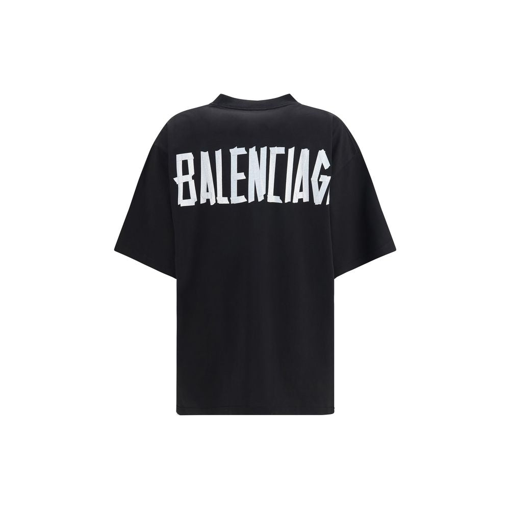 T-Shirt by Balenciaga for women in cotton black, signature & print features an on trend silhouette, perfectly showcasing a on trend and crew neckline for an elevated aesthetic.