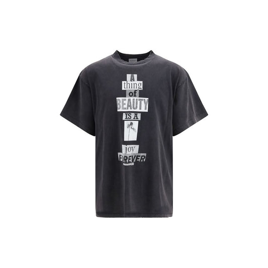 T-Shirt by Balenciaga for men in cotton gradient, gray & print showcases a dramatic silhouette, elegantly detailed with a dramatic crew neckline and short-sleeve for a truly dramatic finish.