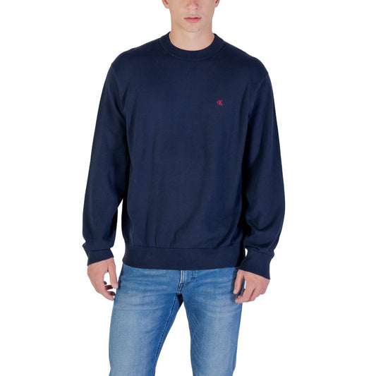 Sweatshirt by Calvin Klein Jeans for men in cotton blue features an enviable silhouette, showcasing a premium and refined crew neckline for a truly enviable finish.
