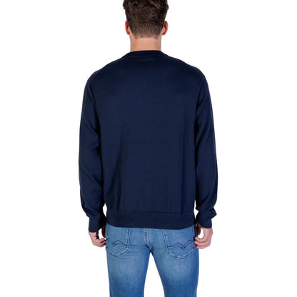 Sweatshirt by Calvin Klein Jeans for men in cotton blue presents a smart casual silhouette, featuring a smart casual crew neckline and for a sophisticated look.