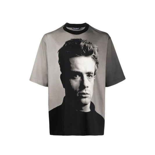 T-Shirt by Dolce & Gabbana for men in cotton black & print showcases a unassuming silhouette, artfully detailed with a refined round neckline and unassuming short-sleeve for a sophisticated, contemporary look.
