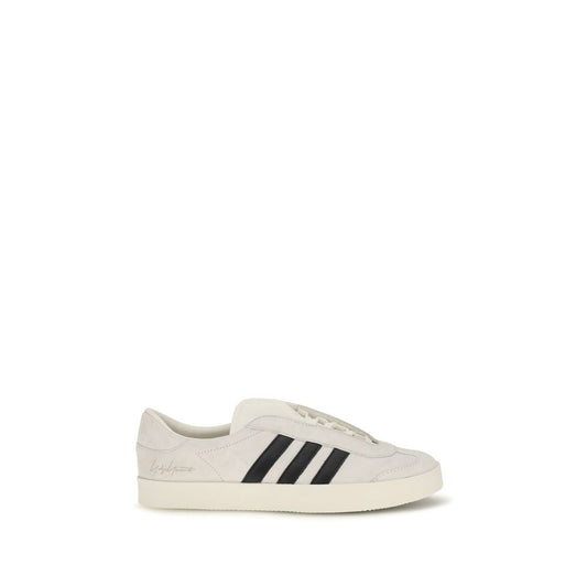 Sneakers by Y-3 for men in bos taurus calf leather & rubber white features an timeless silhouette from the Men's Fashion Bos Taurus Calf Leather & Rubber Sneakers collection, showcasing a signature fashion style with an timeless finish.