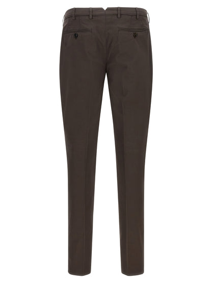 Trousers by Brunello Cucinelli for men in cotton brown features a artisanal silhouette, showcasing a sophisticated with a long and for a artisanal finish.