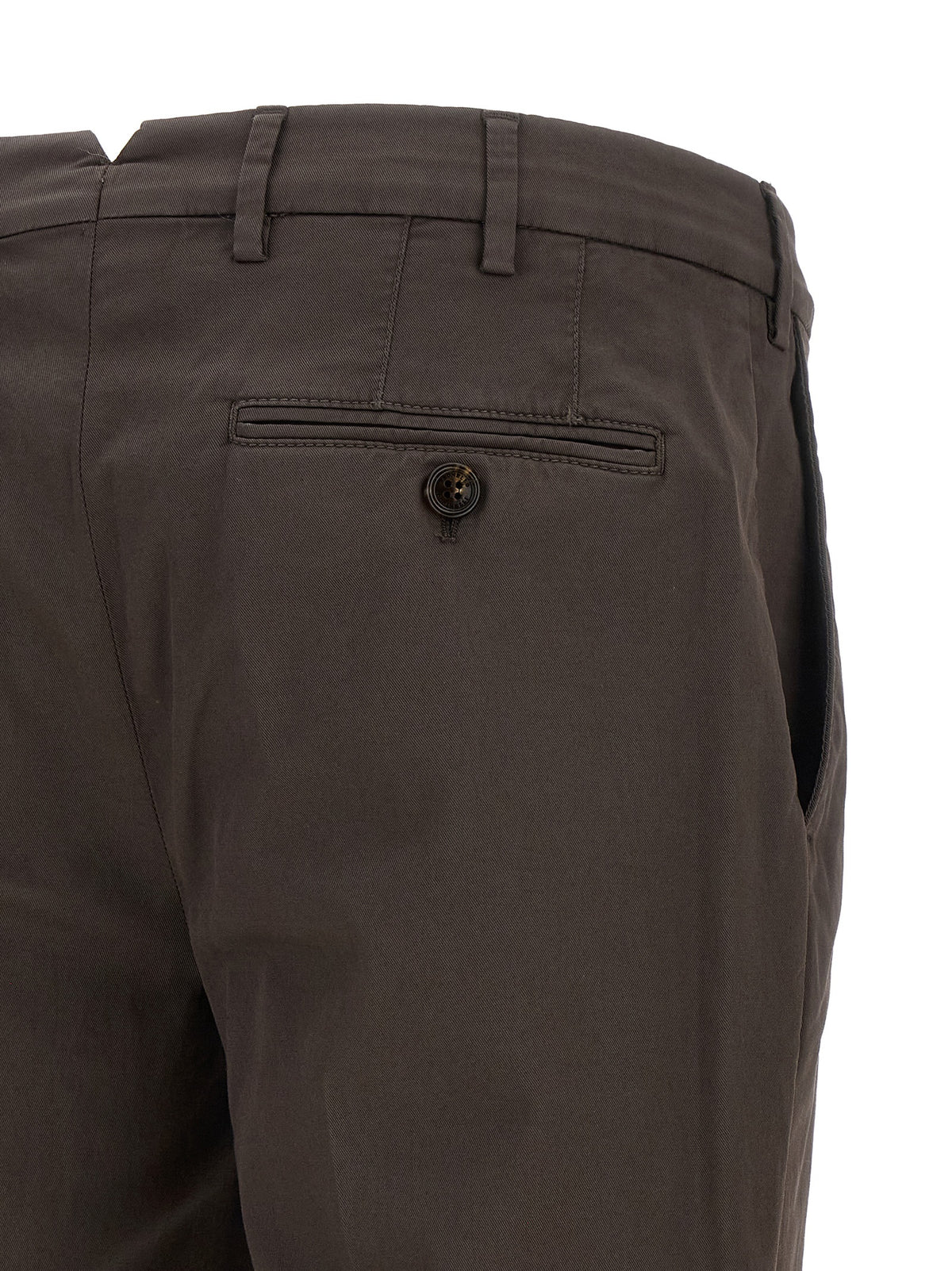 Trousers by Brunello Cucinelli for men in cotton brown features an on trend silhouette, showcasing a sophisticated with a long and for an on trend finish.