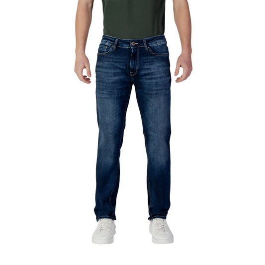 Jeans by Jack Jones for men in organic cotton & denim blue & natural presents a refined pantology silhouette, artfully defined by a refined pantology relaxed-fit & regular-fit, long, and a sophisticated .