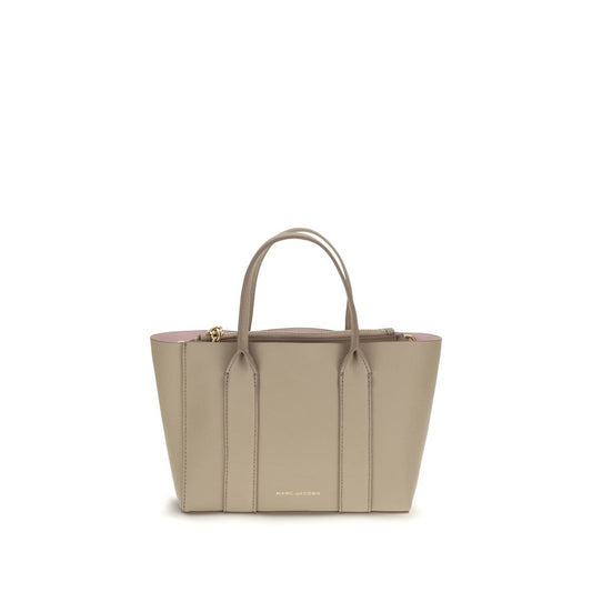 Small 2-in-1 Shoulder & Crossbody Bag by Marc Jacobs for women in bos taurus pebbled calf leather beige features a effortless sophistication silhouette, secured by a zipper with ample and versatile crossbody-strap, shoulder-strap & handle for a effortless sophistication finish.
