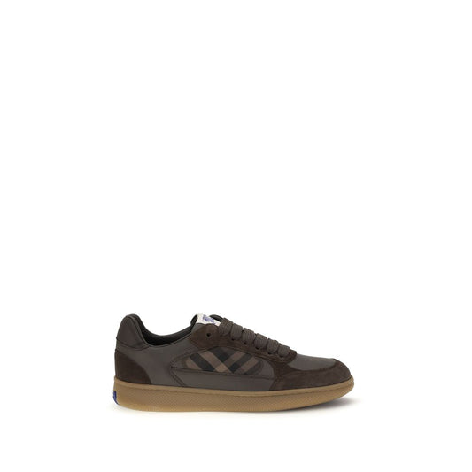 Athletic Sneakers by Burberry for men in polyurethane polyamide suede & calf leather brown & signature showcases an impeccable silhouette, defined by an impeccable athletic style design that perfectly captures the essence of the Men's Athletic Polyurethane Polyamide Suede & Calf Leather Sneakers.