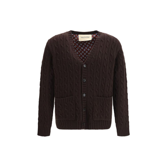 Cardigan by Valentino Garavani for men in merino virgin wool brown & checked features an impeccable silhouette, showcasing a sophisticated v-neck neckline and detail for a truly impeccable finish.