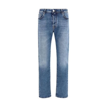 Jeans by Jacob Cohen for men in denim cotton & suede leather blue & signature features a refined silhouette with a refined tapered-leg, regular-fit & slim, defined by a mid rise and a refined long for a refined finish.