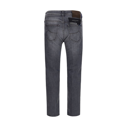Jeans by Jacob Cohen for men in stretch denim cotton gray features an sophisticated mid rise and straight-leg & slim with a precise long, creating a sophisticated and sophisticated silhouette.