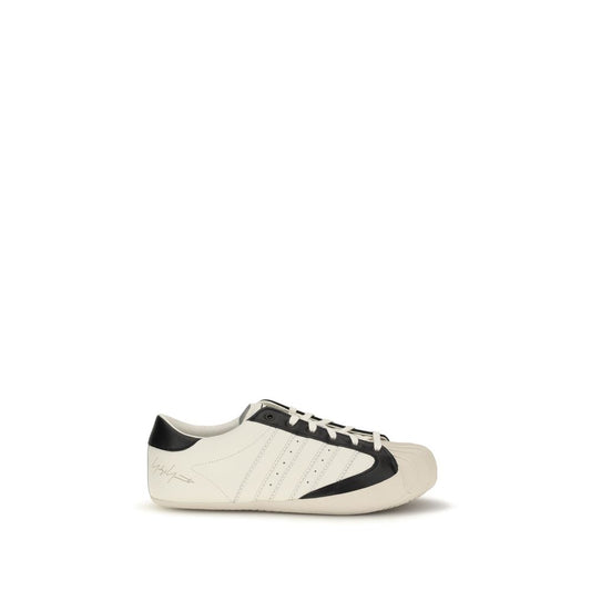 Sneakers by Y-3 for men in bos taurus calf leather & rubber white features an timeless silhouette from the Men's Low Top Bos Taurus Calf Leather & Rubber Sneakers collection, showcasing a signature low-top style with an timeless finish.