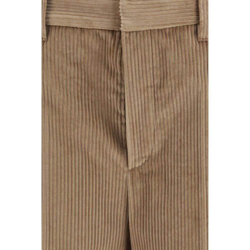 Casual Pants by Brunello Cucinelli for women in velvet cotton brown features an sophisticated high rise and relaxed-fit, regular-fit & wide with a precise long, creating a sophisticated and sophisticated silhouette.