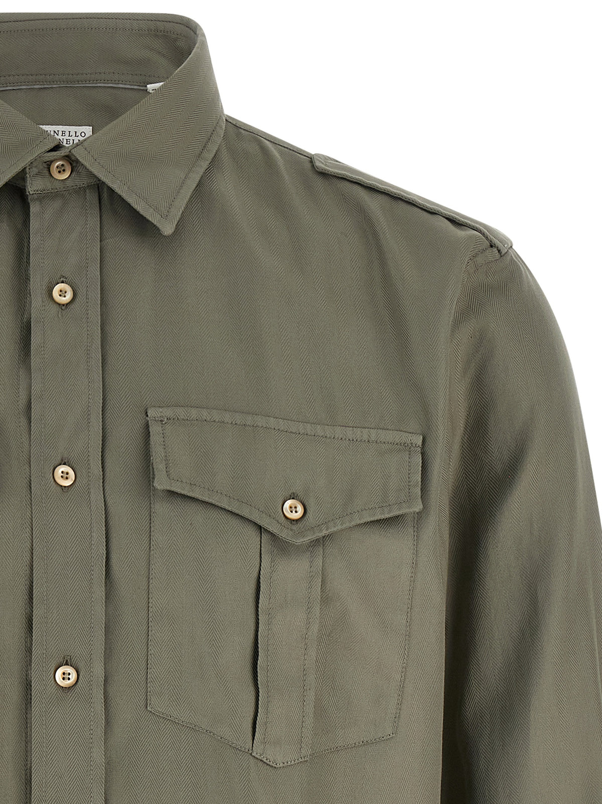 Shirt by Brunello Cucinelli for men in cotton bicolour, green, olive, pearl & chevron showcases a sublime silhouette, artfully detailed with a sublime and for a sophisticated, sublime finish.