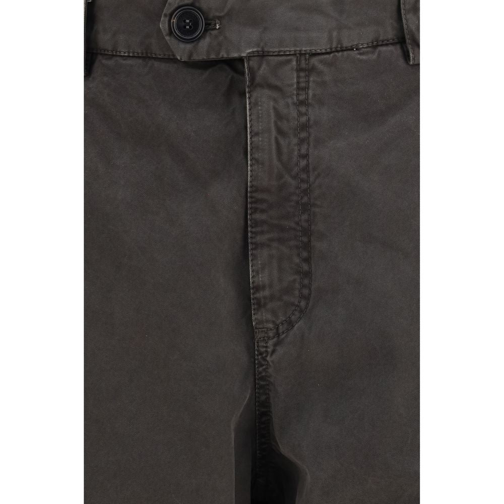 Casual Pants by Brunello Cucinelli for men in cotton brown presents a tailored silhouette, showcasing a tailored regular-fit and long cut with a refined for a truly tailored aesthetic.