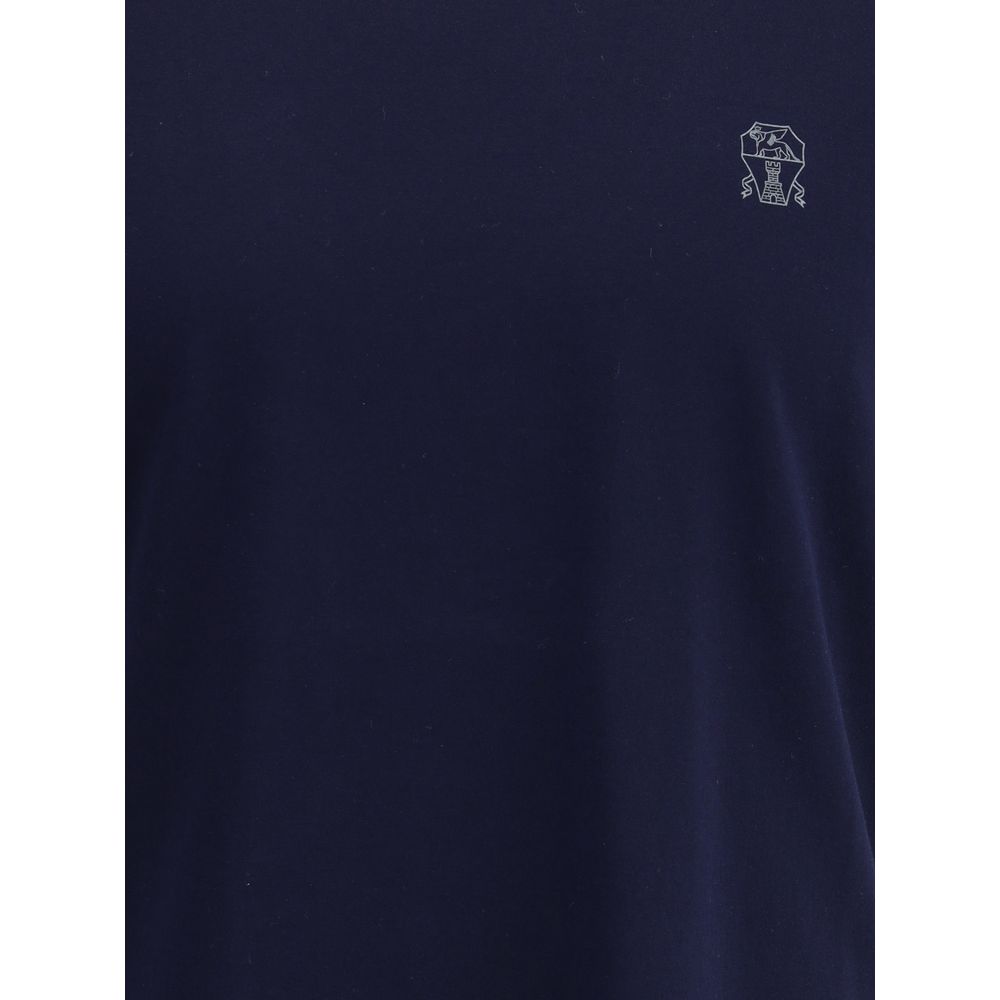T-Shirt by Brunello Cucinelli for men in cotton blue showcases a dramatic silhouette, elegantly detailed with a dramatic and for a truly dramatic finish.