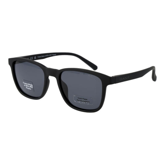 Sunglasses by Gant for men in crystal & plastic black & gray features an effortlessly chic full-rim square frame design with black coloured frame detailing and category-3-dark-tint polarized lens for a effortlessly chic aesthetic.