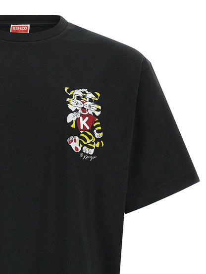 T-Shirt by Kenzo for men in cotton black & signature showcases a dramatic silhouette, elegantly detailed with a dramatic and for a truly dramatic finish.