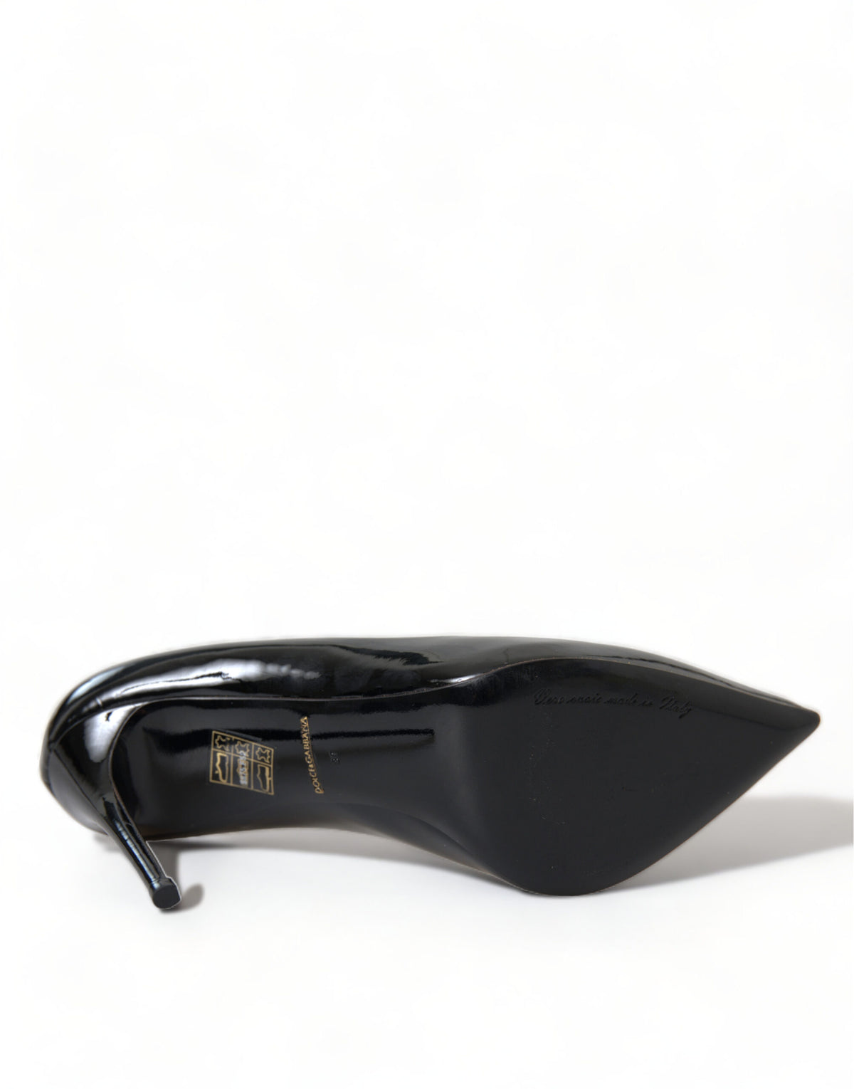 This Stiletto Pumps Heels by Dolce & Gabbana for women in patent leather & silk black presents a effortlessly chic silhouette from the Icon Women's Patent Leather & Silk Stiletto Pumps Heels collection, featuring a effortlessly chic stiletto and effortlessly chic .