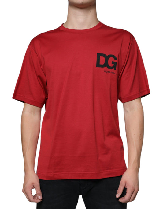 T-Shirt by Dolce & Gabbana for men in cotton red & print showcases a unassuming silhouette, artfully detailed with a refined crew neckline and unassuming short-sleeve for a sophisticated, contemporary look.