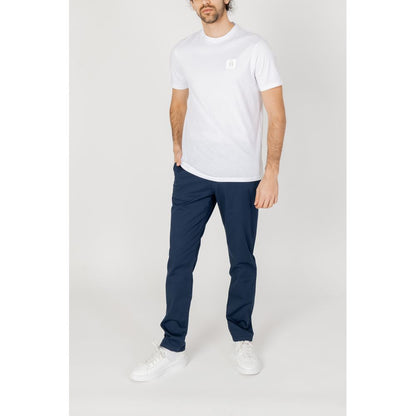 Pants by Armani Exchange for men in stretch cotton blue showcases a unrivaled comfort silhouette, featuring a slim cut and long with a for a unrivaled comfort and refined aesthetic.