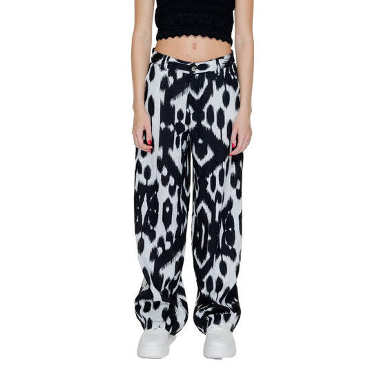 Pants by Street One for women in linen black features a sleek silhouette with a sleek wide, a refined long, and a sophisticated finish.
