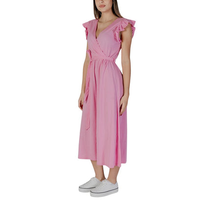 Dress by B.Young for women in cotton multicolor features a dramatic silhouette, showcasing an elegant and that flows into a dramatic .