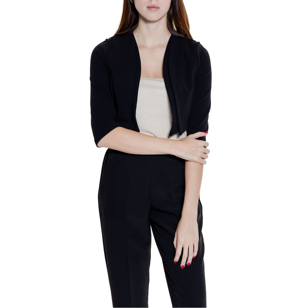 T-Shirt by Rinascimento for women in stretch polyester black features an edgy silhouette, meticulously detailed with a sophisticated and for a truly edgy finish.