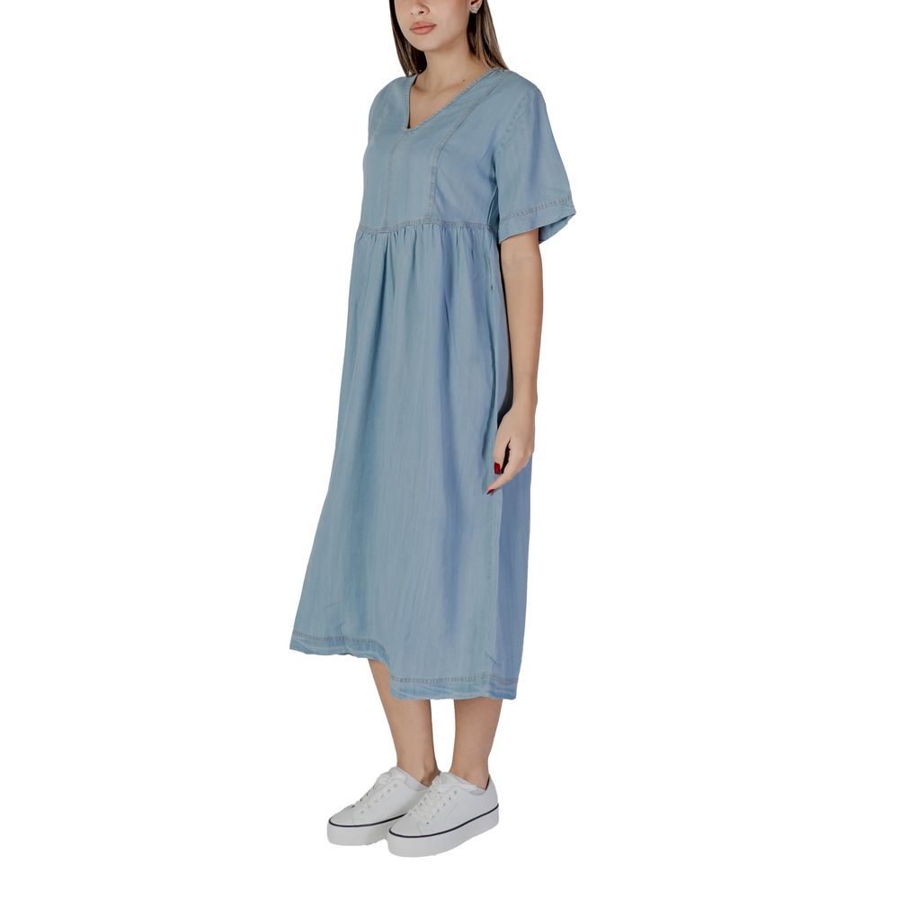 Dress by B.Young for women in cotton light-blue features an sultry silhouette defined by a and , falling to an sultry for a sultry look.