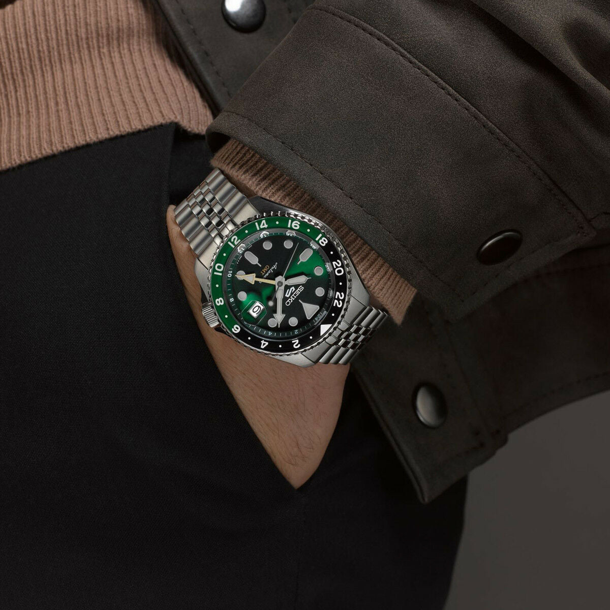 V9H89E9CC0BFCC7BF56529407007A08B27FR7382885P4