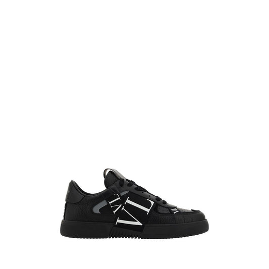 Sneakers by Valentino Garavani for men in bos taurus calfskin leather black & monogram presents a sumptuous silhouette, artfully capturing the essence of the Men's Low Top Bos Taurus Calfskin Leather Sneakers with its sumptuous low-top style design.