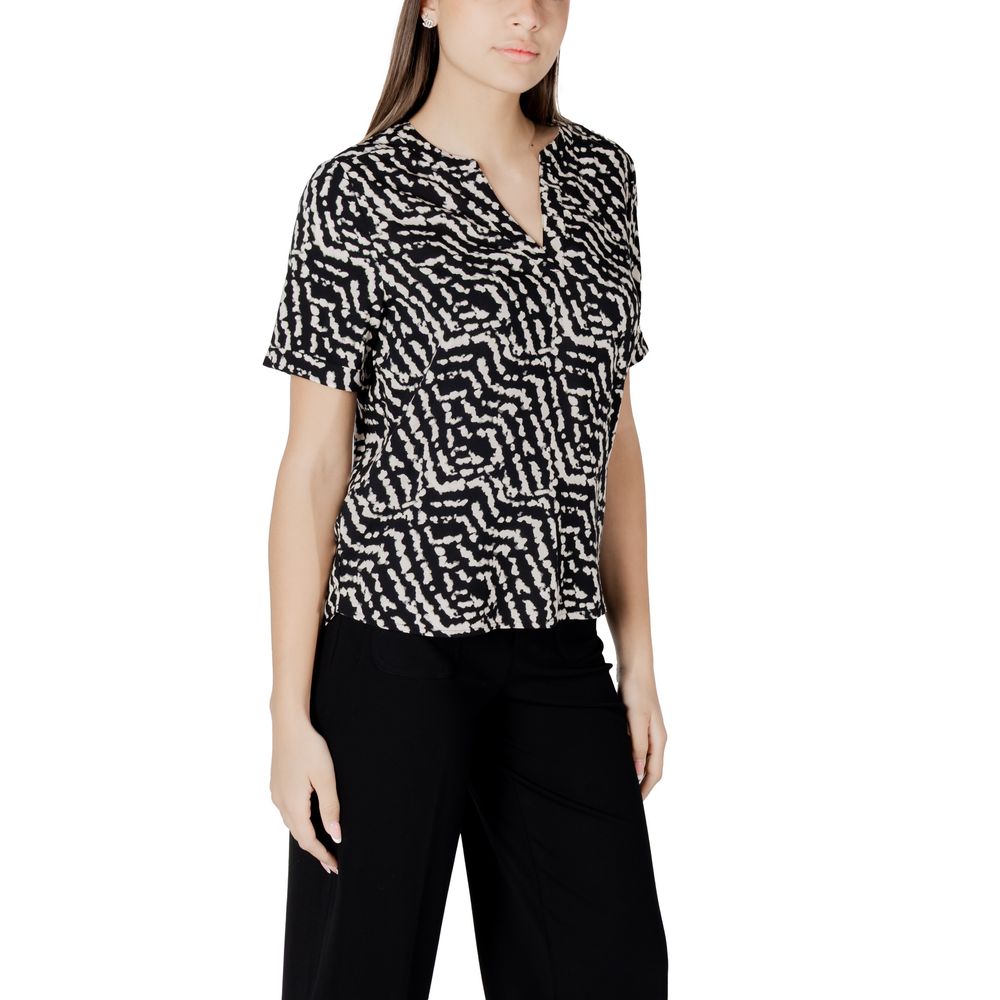 Shirt by Street One for women in viscose black showcases a sublime silhouette, artfully detailed with a sublime v-neck neckline and for a sophisticated, sublime finish.