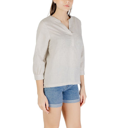 Shirt by Street One for women in linen & cotton beige presents a discerning silhouette, showcasing a sophisticated v-neck neckline and for a truly discerning finish.