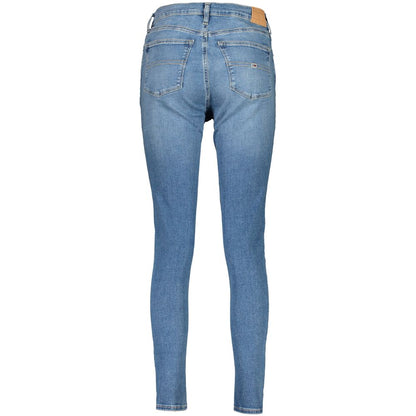 Jeans by Tommy Hilfiger for women in cotton blue features a refined silhouette with a refined skinny, defined by a and a refined long for a refined finish.