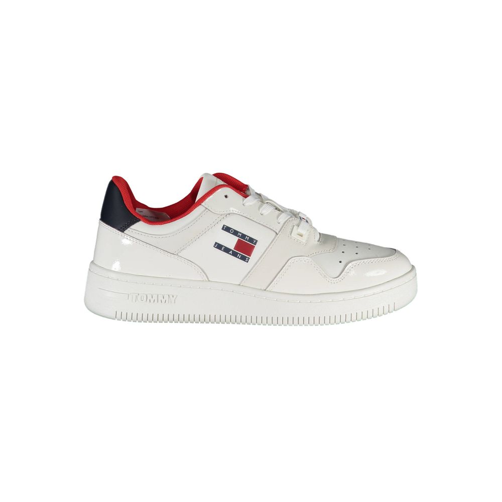 Sneakers by Tommy Hilfiger for women in polyester polyethylene leather white features an sumptuous design from the Crisp Women's Fashion Polyester Polyethylene Leather Sneakers collection, highlighting a sumptuous fashion style for a premium, high-fashion look.
