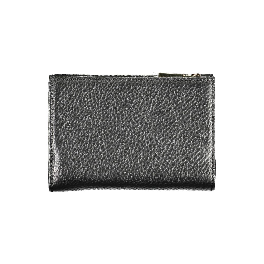 Cardholder Wallet by Coccinelle for women in leather black showcases a refined silhouette, artfully capturing the essence of the refined Leather Cardholder Wallet design with functional card-organization coin-purse.