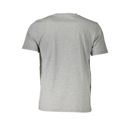 T-Shirt by North Sails for men in cotton brown, gray & print features an on trend silhouette, perfectly showcasing a on trend and for an elevated aesthetic.