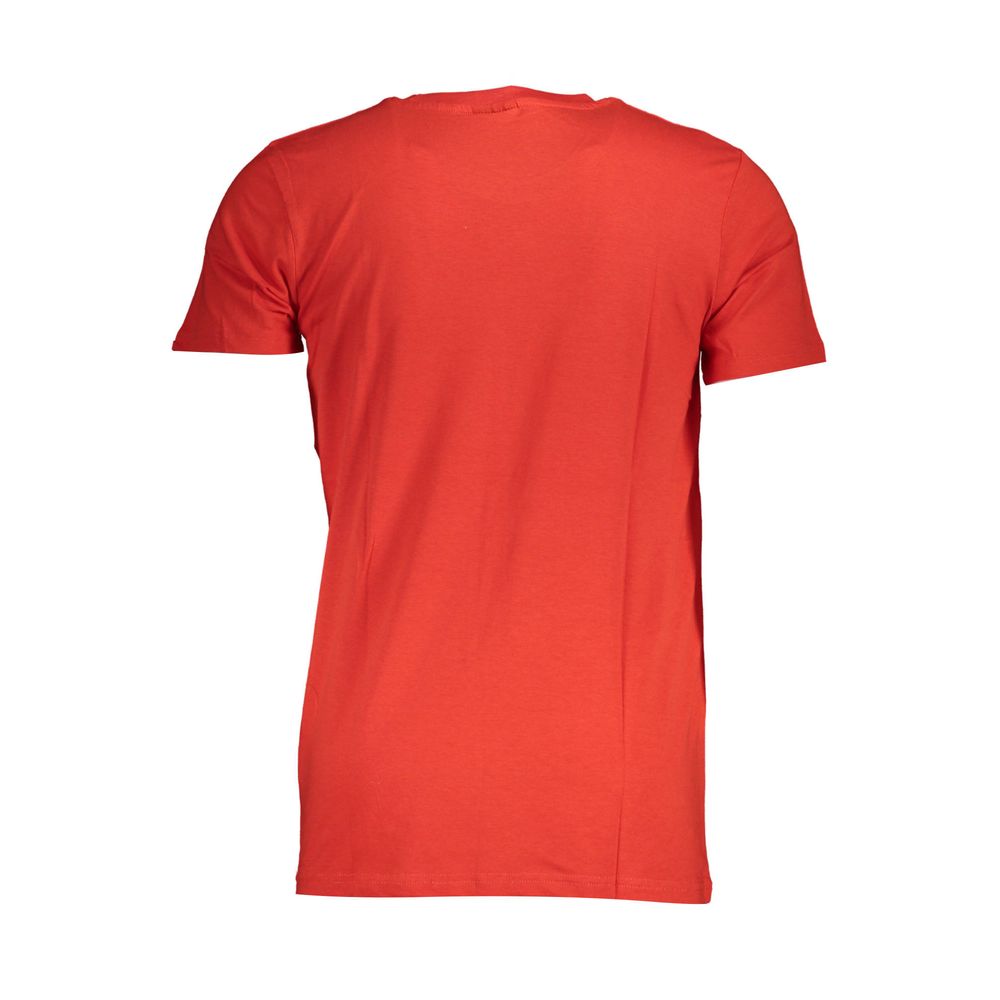 T-Shirt by Norway 1963 for men in cotton red & print features an edgy silhouette, meticulously detailed with a sophisticated and for a truly edgy finish.