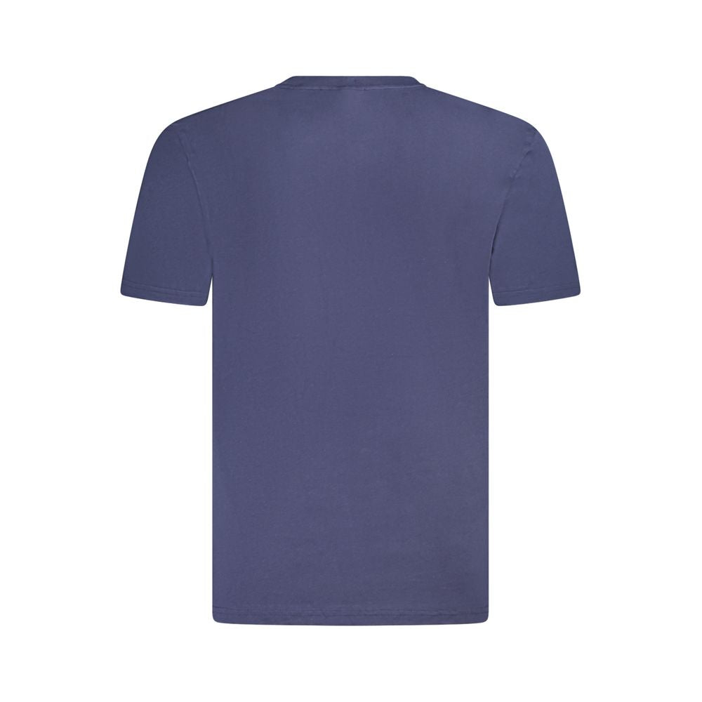 T-Shirt by Fila for men in organic cotton blue & print showcases a dramatic silhouette, elegantly detailed with a dramatic crew neckline and for a truly dramatic finish.